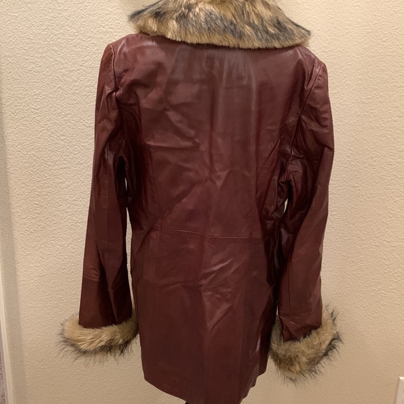 Women's Wilson Long Leather Fur Coat - Picture 8 of 13